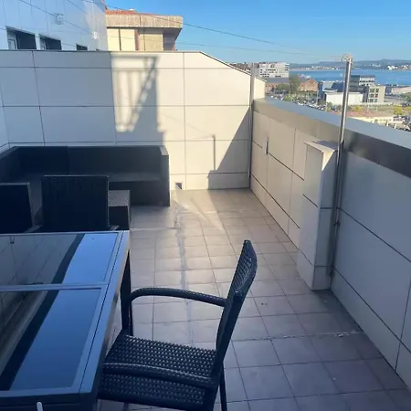 Atico En Barrio Pesquero דירה