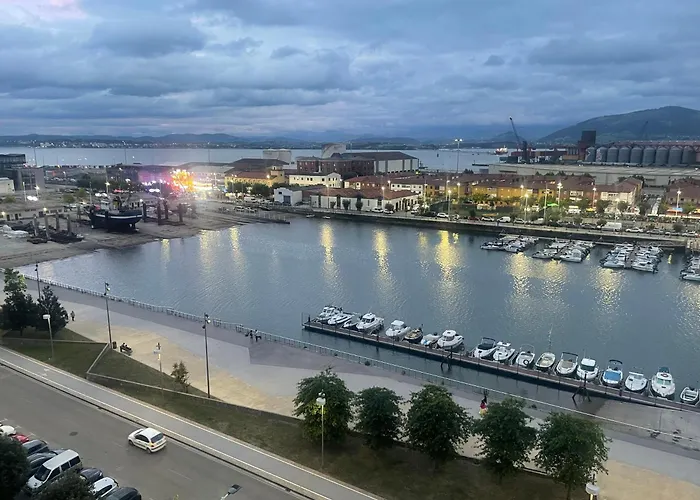 Atico En Barrio Pesquero Apartment *